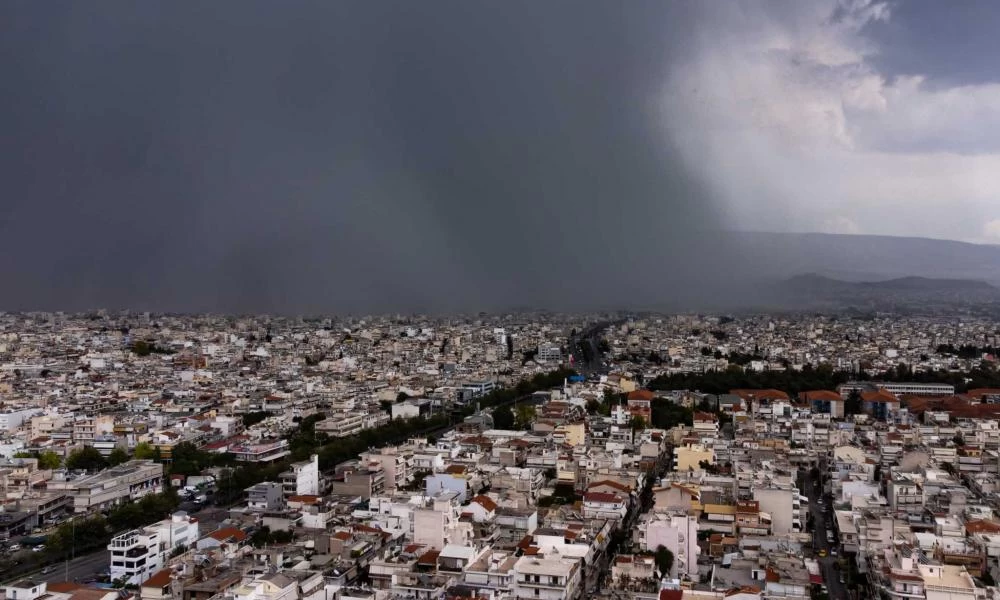 Καιρός - Έκτακτο δελτίο για την «Αθηνά»: Σφοδρές καταιγίδες σε Αθήνα και Θεσσαλονίκη την Κυριακή